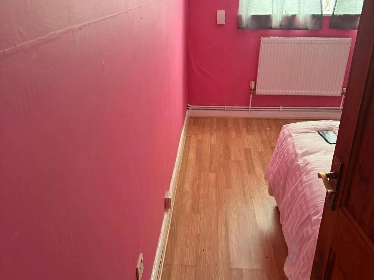 Apartment 6 Guests - 3 Bedrooms - Close to London Center