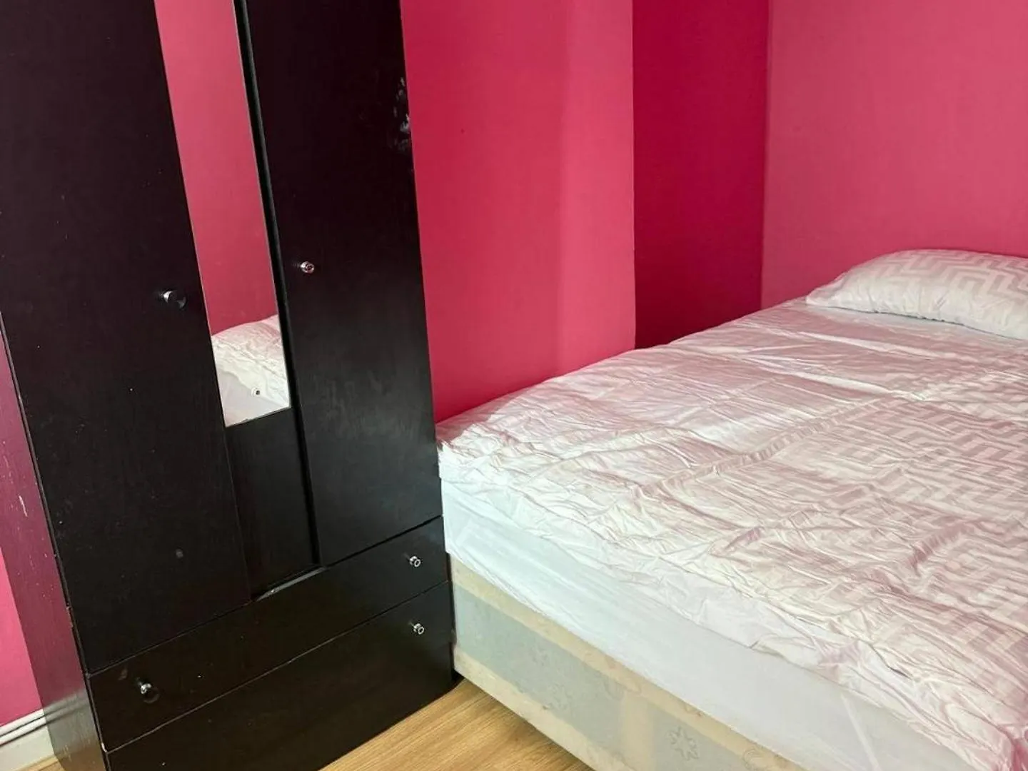6 Guests - 3 Bedrooms - Close to London Center Apartment