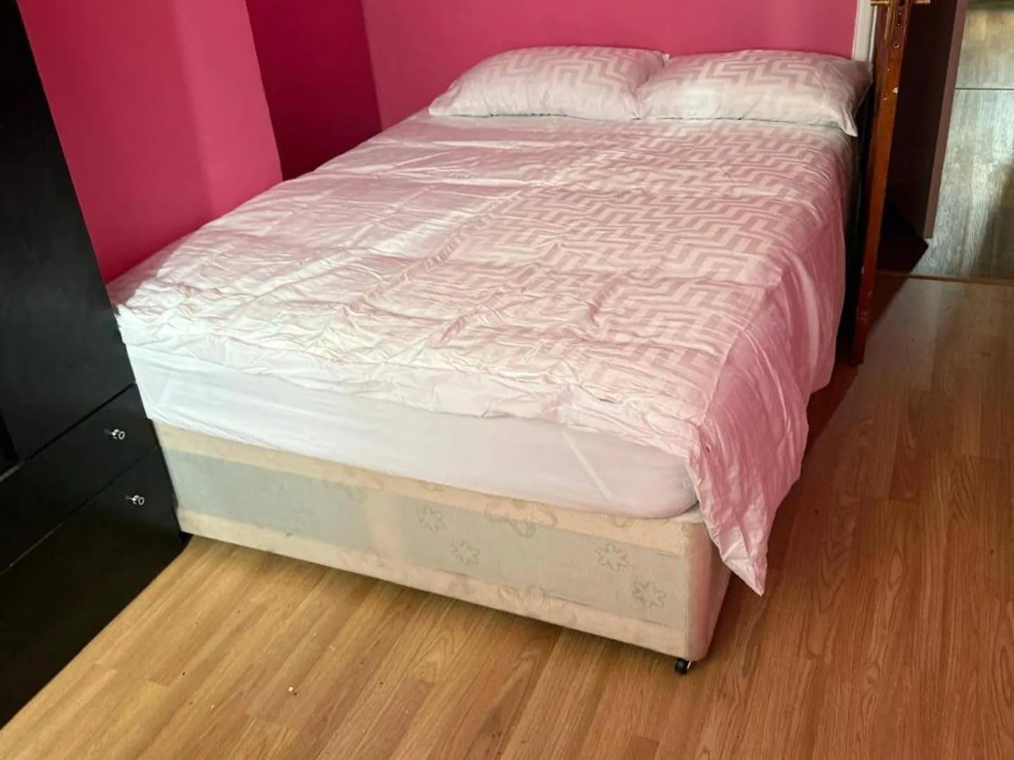 6 Guests - 3 Bedrooms - Close to London Center